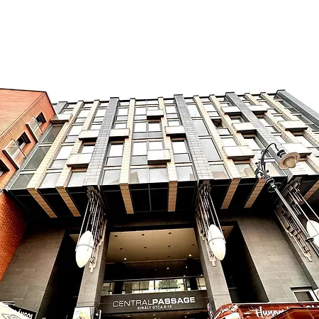 公寓 With Balcony